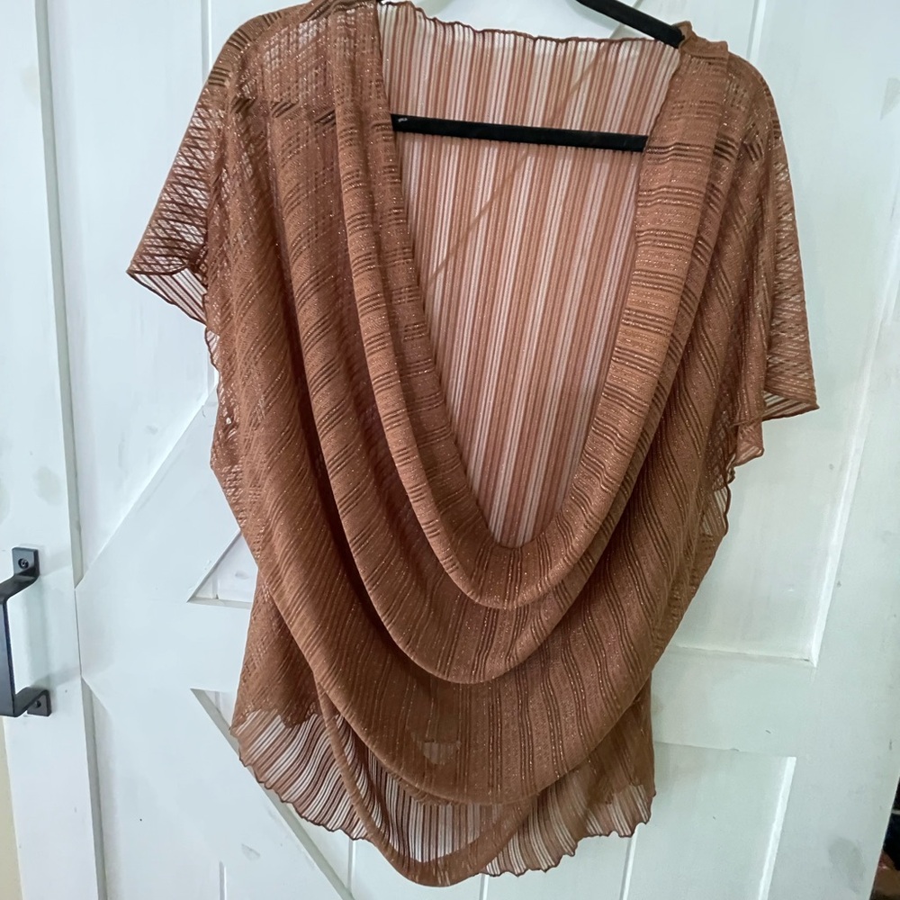 NWOT, 2x, thin, sheer versatile top. Pair w/fave tank cami. Summer, fall, school